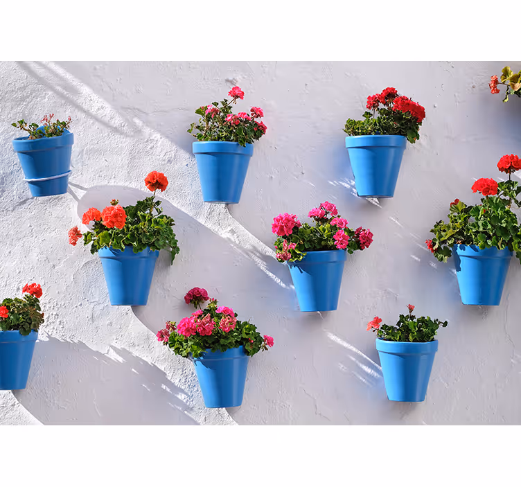 Fotomural flores patio andaluz con flores - TenVinilo