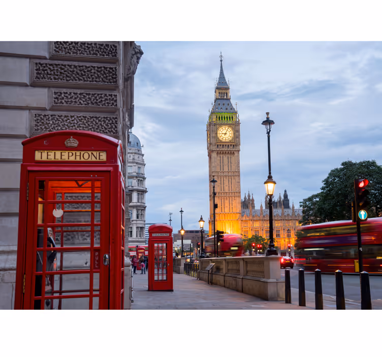 Papel pintado pasillo cabina telefónica Londres - TenVinilo