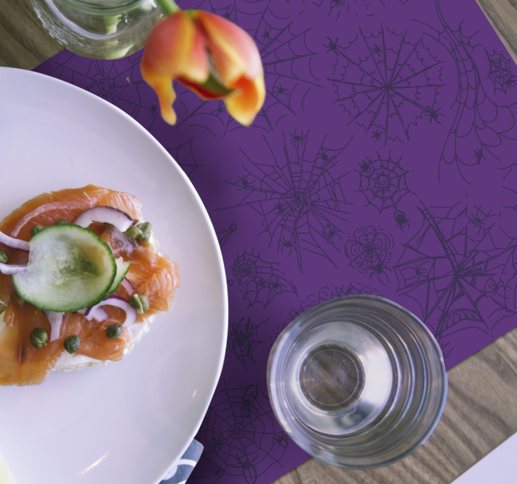 Mantel individual color Morado con araña y telaraña - TenVinilo