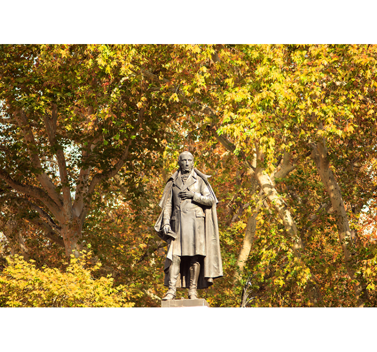 Mural de gente estatua entre el follaje - TenVinilo