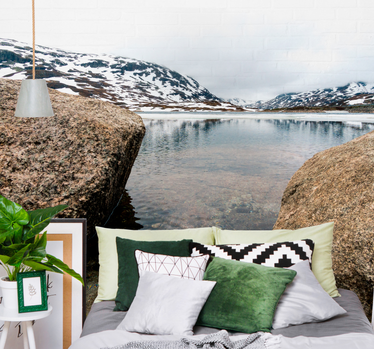 Fotomural lago y montañas entre neblina - TenVinilo