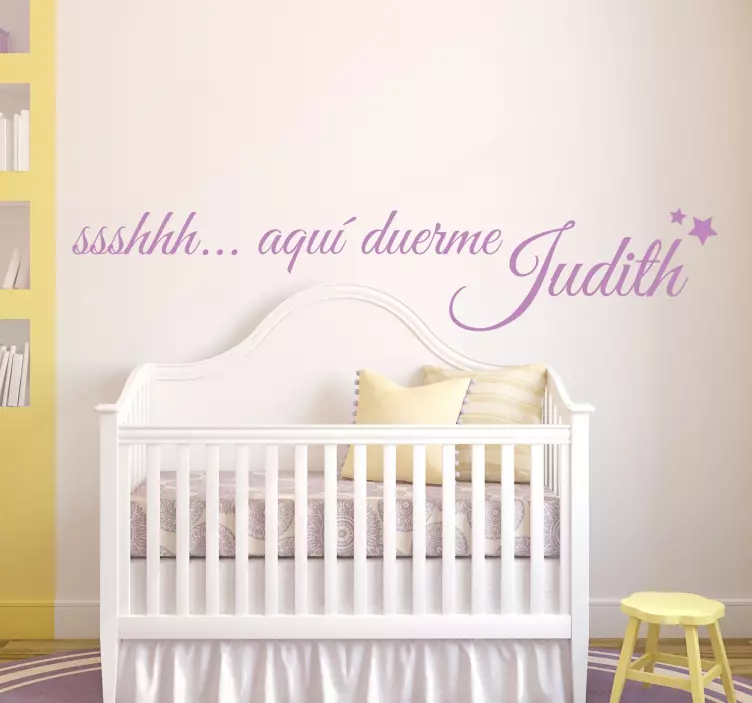 Vinilo infantil personalizable aquí duerme - TenVinilo