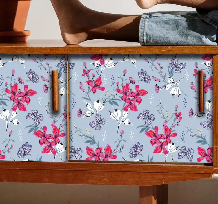Vinilo para mueble Flores rojas abstractas con mariposas - TenVinilo
