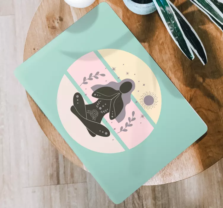 Vinilo para portátil figura de mujer meditando - TenVinilo