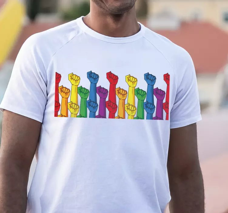 Camiseta choque de puños colorido - TenVinilo