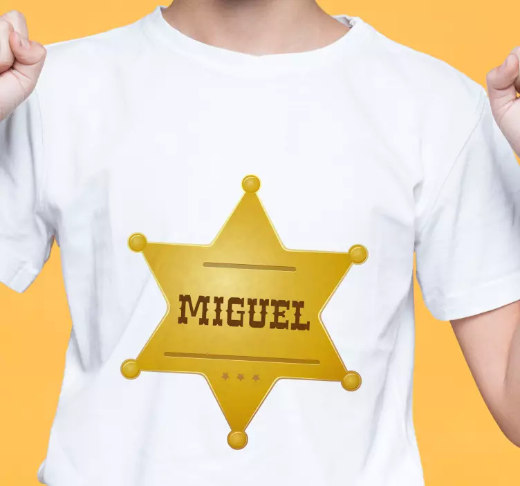 Camiseta estrella sheriff dorada con nombre - TenVinilo